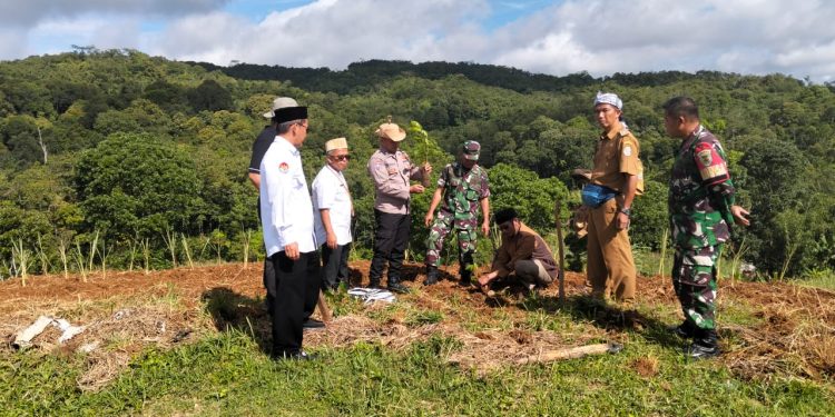 Polsek Panjalu Ikut Tanam Pohon di Hari Bumi 2025, Dukung Gerakan Satu Juta Pohon